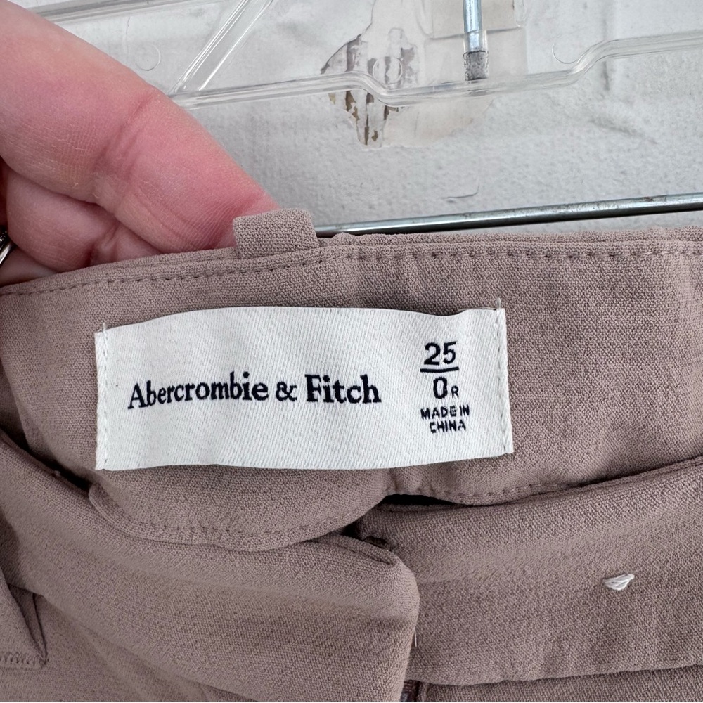 Abercrombie & Fitch Sloane Pleated Pants Trousers Tan size 25/0 - Picture 3 of 4